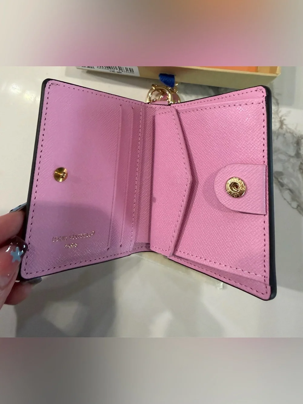 Wallet - Picture 1 of 6